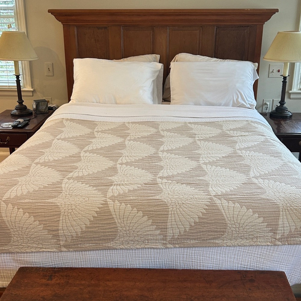 Modern Birds in Flight Crane Tan Cream Woven Organic Cotton Throw Size 55 x 75